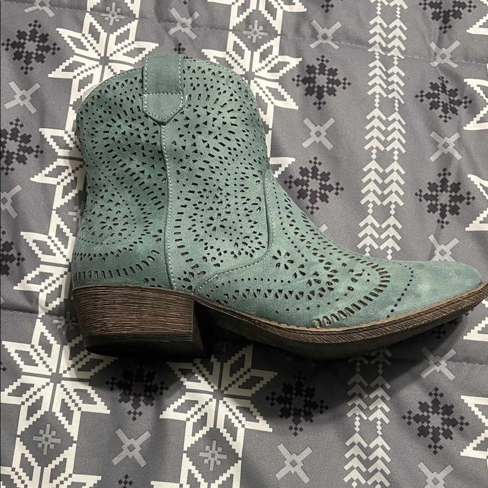 Very G Stylish Green Ankle Booties - Picture 2 of 5